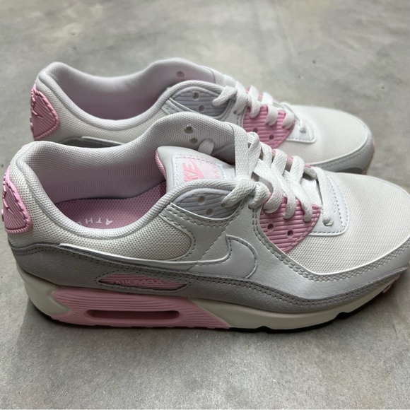 New with box - Wmn’s Nike Air Max 90 White/Sail-Med Sodt Pink - FN7489 100 - Picture 3 of 6